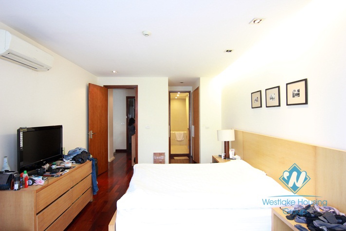 A beautiful duplex apartment with 2 bedrooms for rent in Xuan Dieu street, Tay Ho, Ha Noi